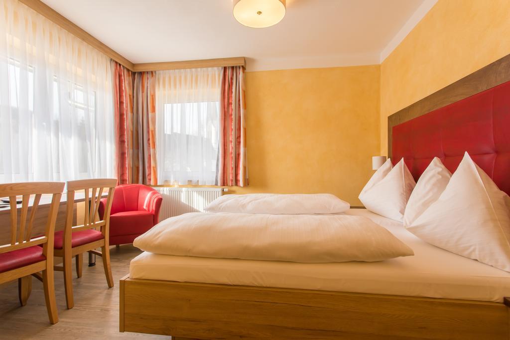 Hotel Freiensteinerhof Superior Sankt Peter-Freienstein Zewnętrze zdjęcie